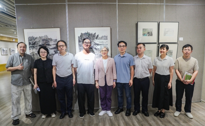 同心绘丹青 笔墨聚共识 ——“行走山水间・第三回之烟火” 写生绘画小品展在我校开幕